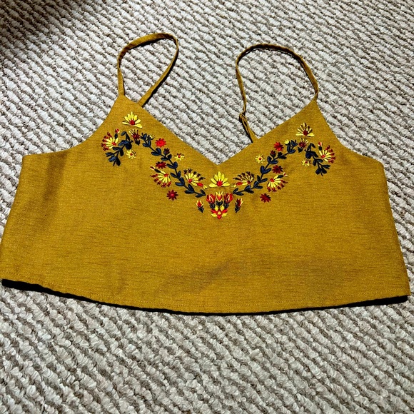 Tops - Ehyphen crop top with embroidery size F